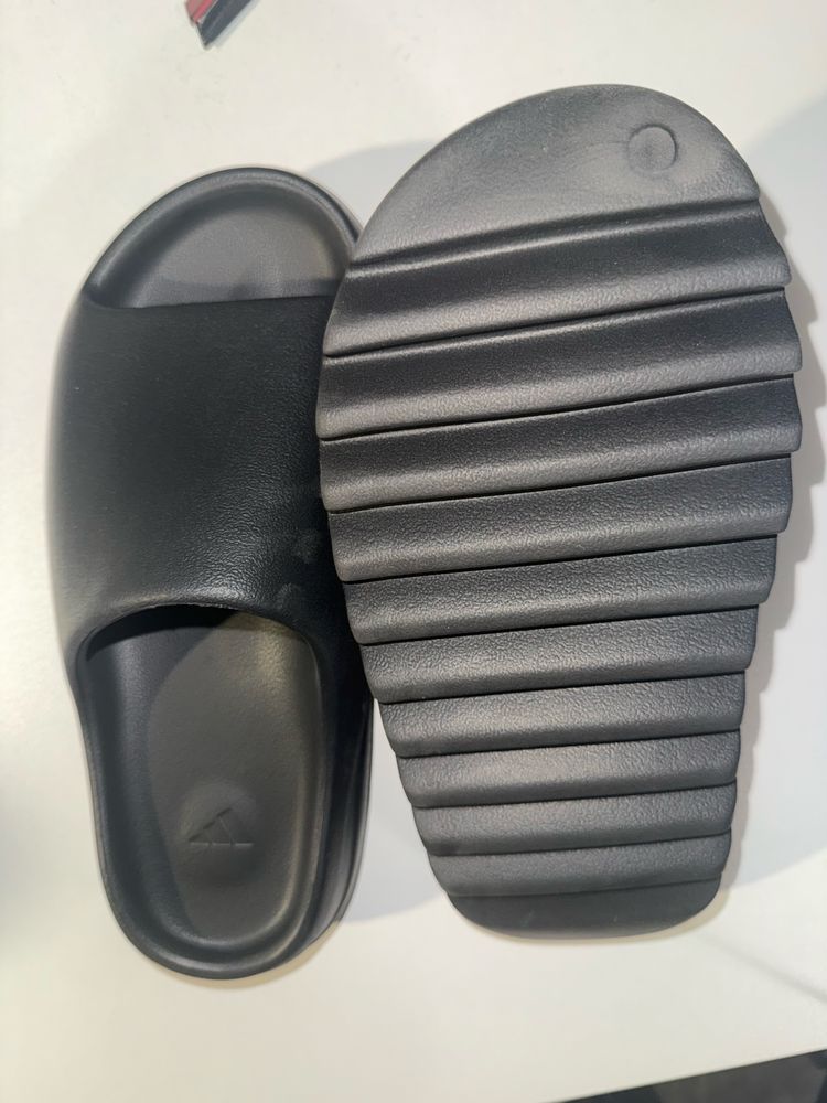 Yeezy slide чисто нови