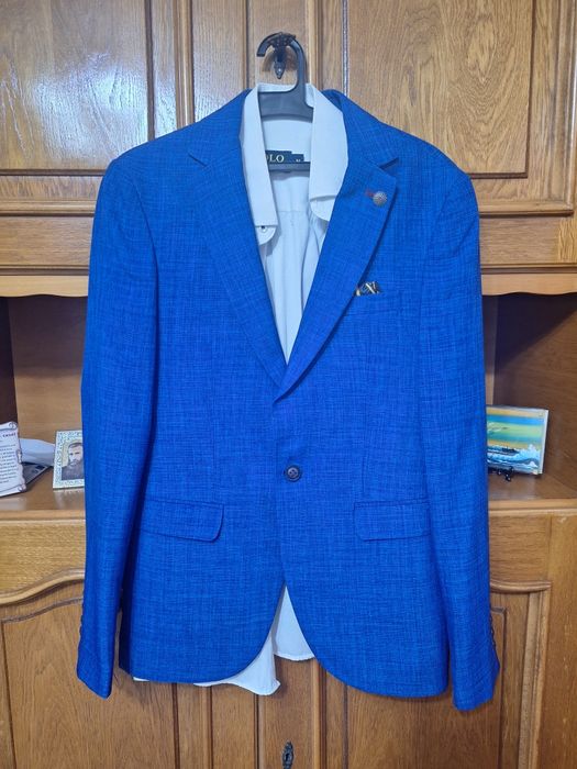 Vând costum de haine și sacouri