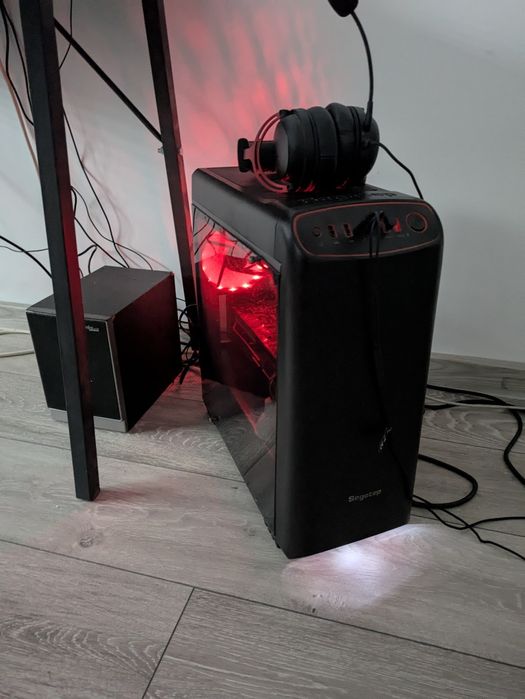 PC Gaming / GTX 1070 8GB / 24 GB RAM / i7 3.9 Ghz