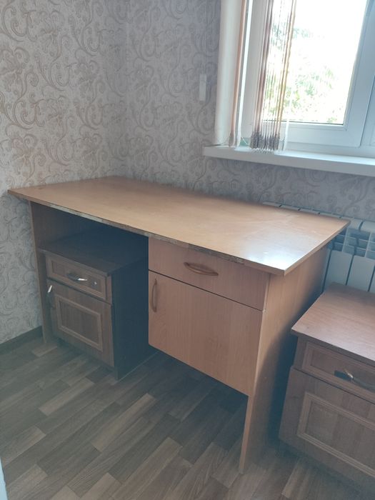 Продам стол, парта, стул