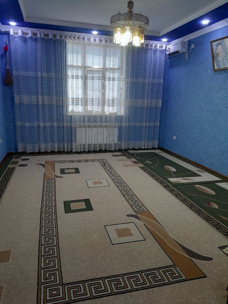 Қала орайынан кватира сатылады.