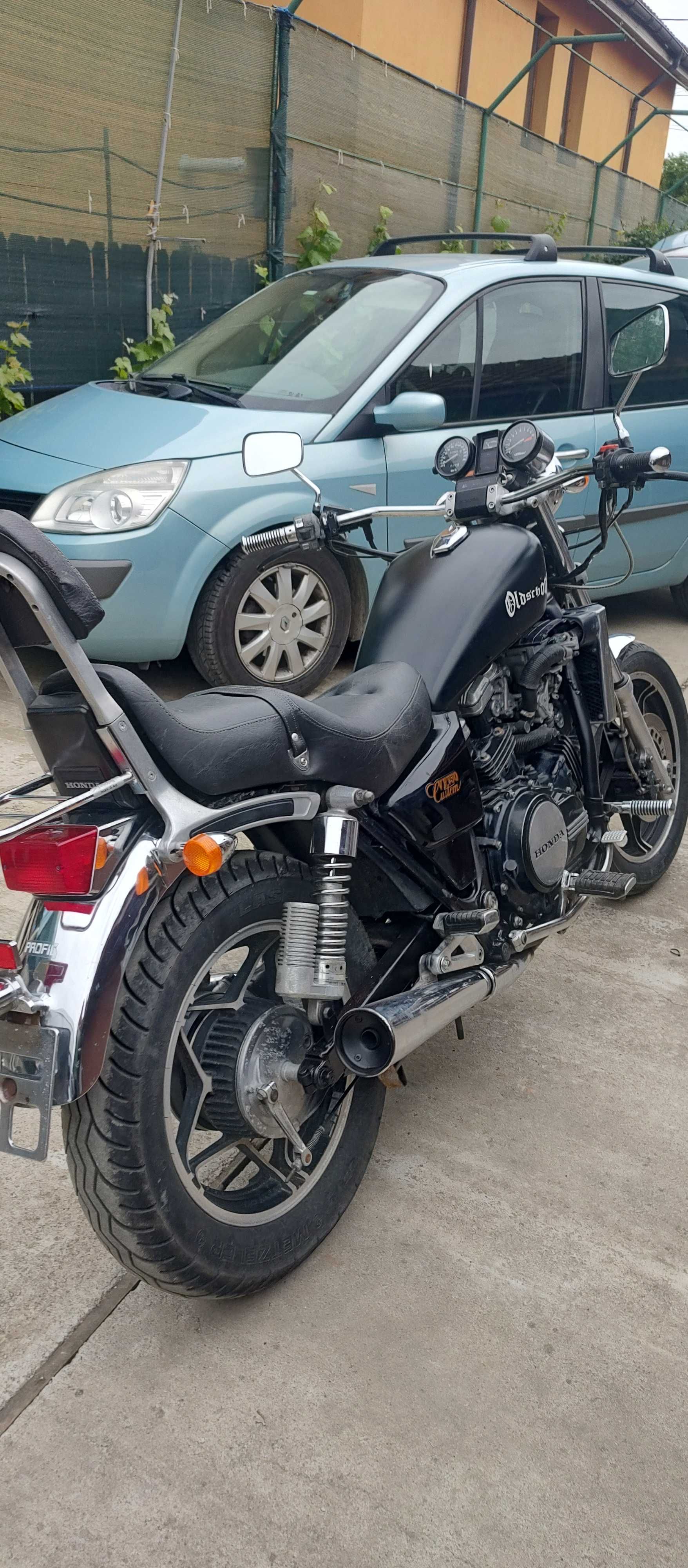 Honda magna vf 750 custom