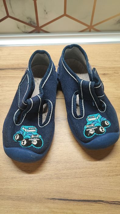 Детски пантофи и топлинки за в количката от 18 н.  до 23 н.