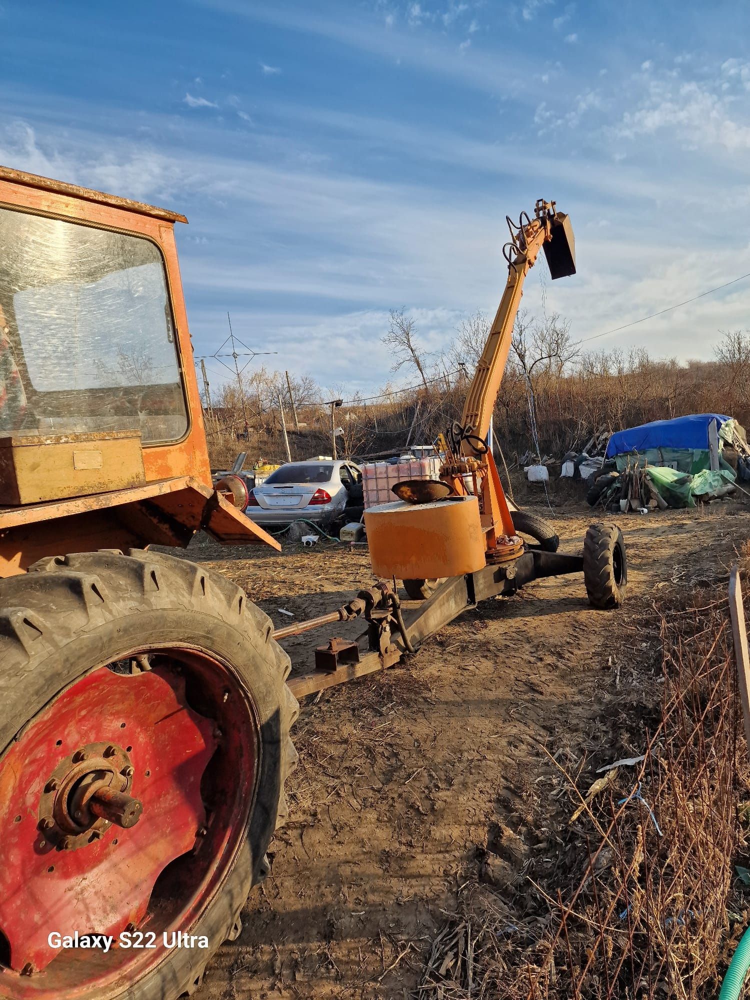 Vând braț buldozer, tractor fiat, 2 semiremorci frigorifice