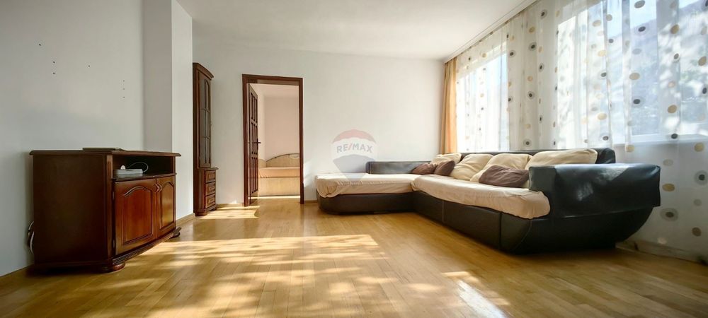 Продава се Тристаен апартамент в Варна, Спортна зала - 85 кв.м за 3059 €/кв.м - Снимка #5