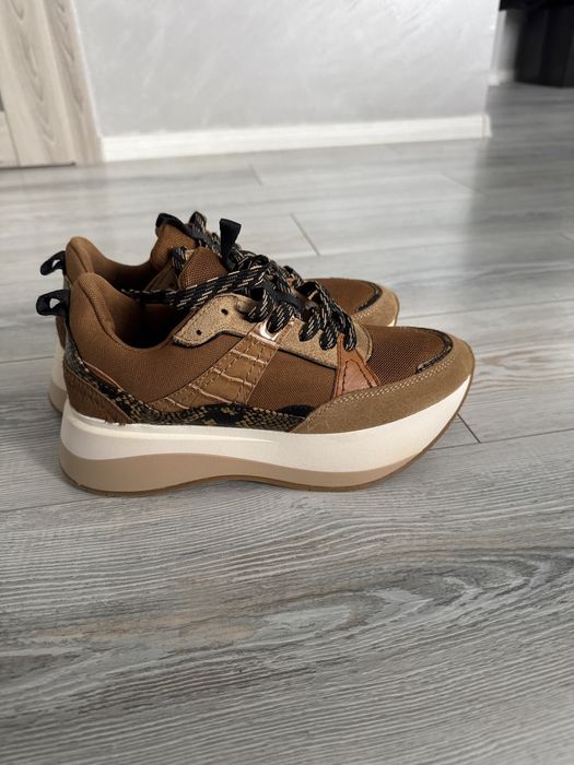 Спортни обувки Zara