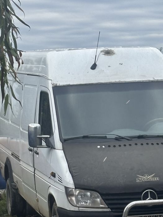 Mercedes Benz,motor 2,2 , izoterma