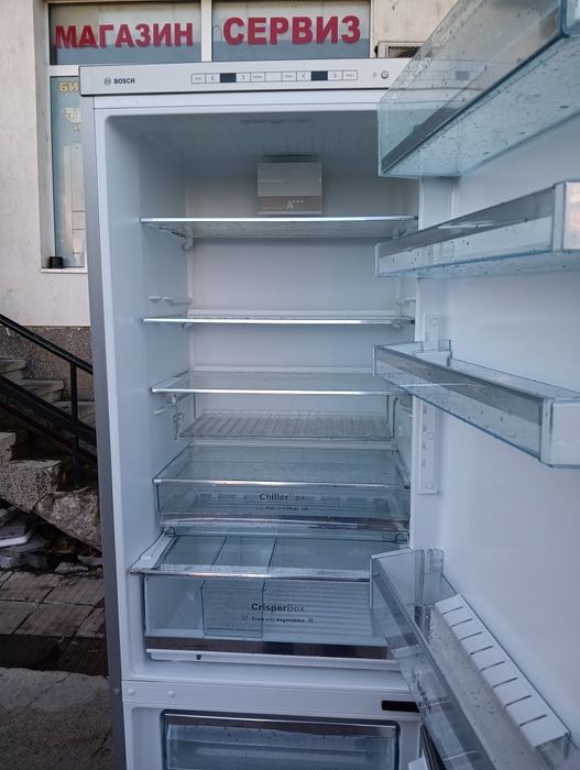 XXL иноксов комбиниран хладилник с фризер Бош Bosch 2 години гаранция
