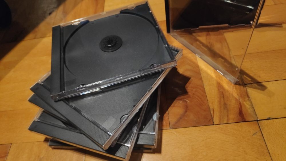 Празни кутии за CD/DVD дискове (2 вида)