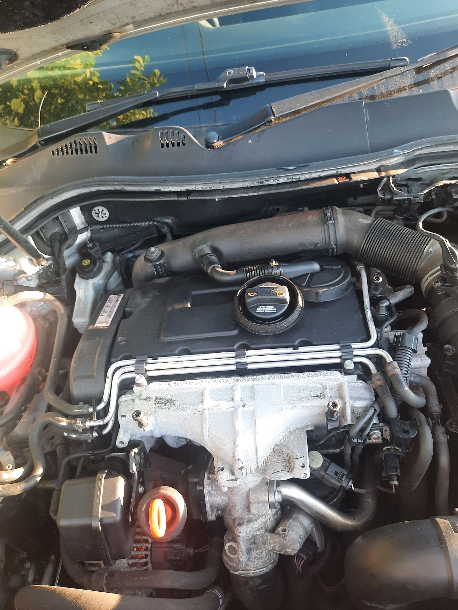 Dezmembrez Passat b6 2.0 tdi bkp