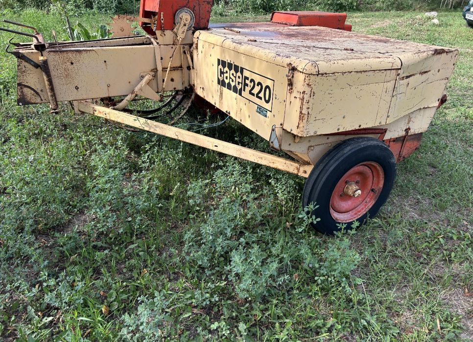 Balotiera / Presă de balotat Case F220 recent adusa model mic