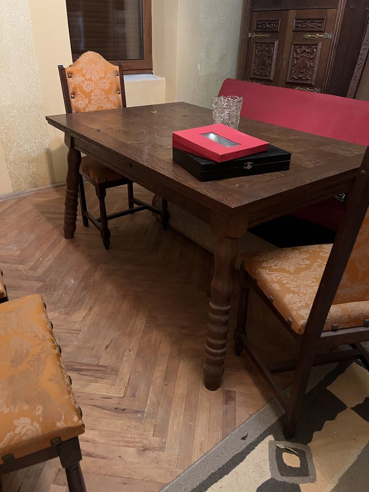 Mobilier lemn masiv