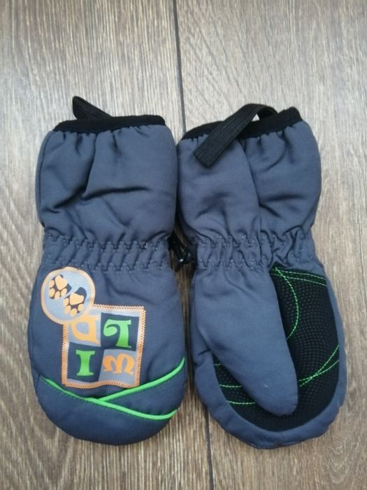 Продаются зимние перчатки