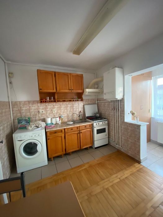 De vanzare apartament cu 2 camere, decomandat, Regele Ferdinand I