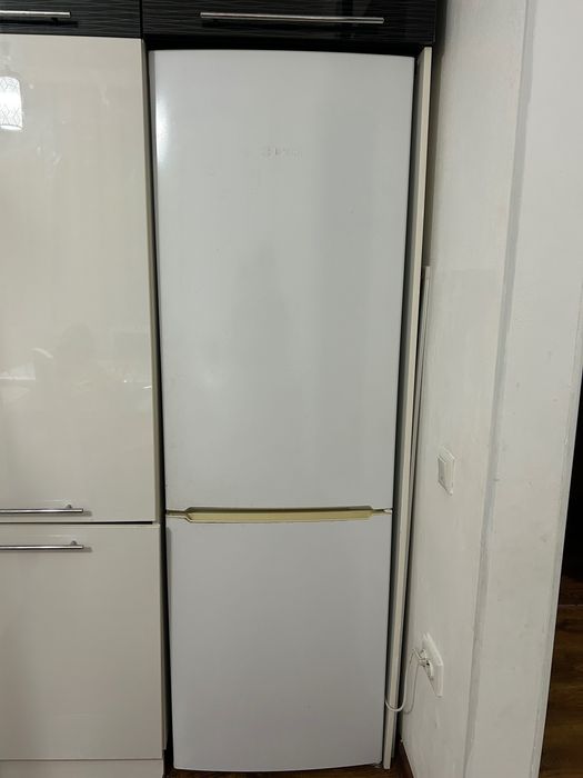 Холодильник б/у в отличном состояние