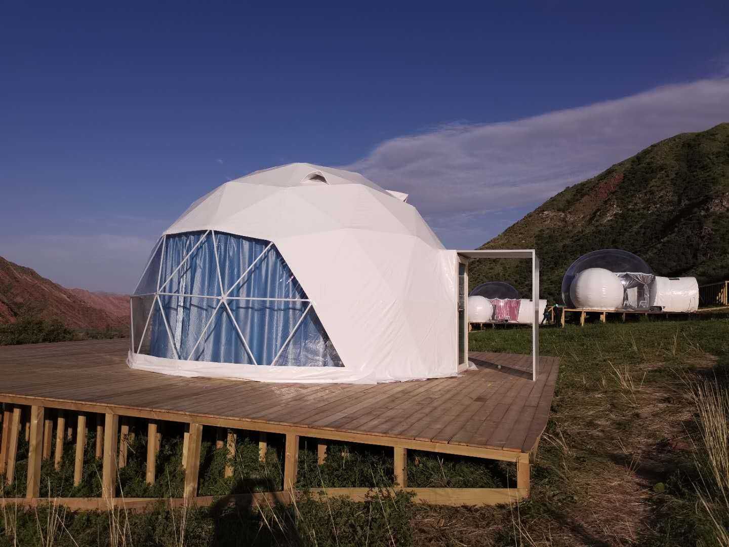 Cort dome de glamping  20 mp, utili,izolatie premium,geam sticla, full