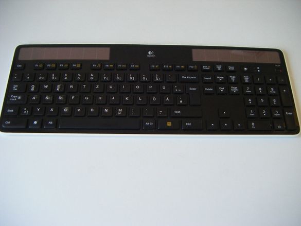 Соларна клавиатура Logitech К750