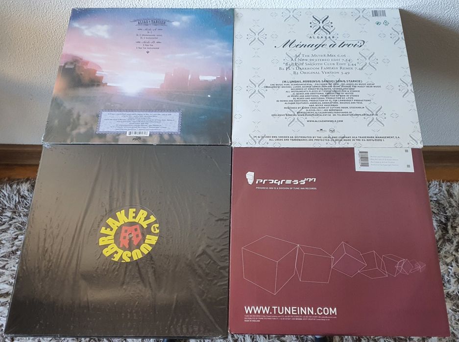 Vând viniluri noi-sigilate