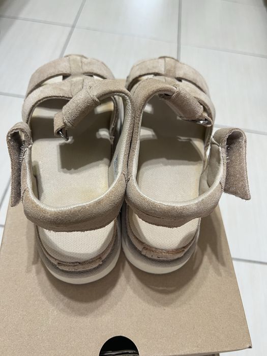 Sandale UGG piele intoarsa 36