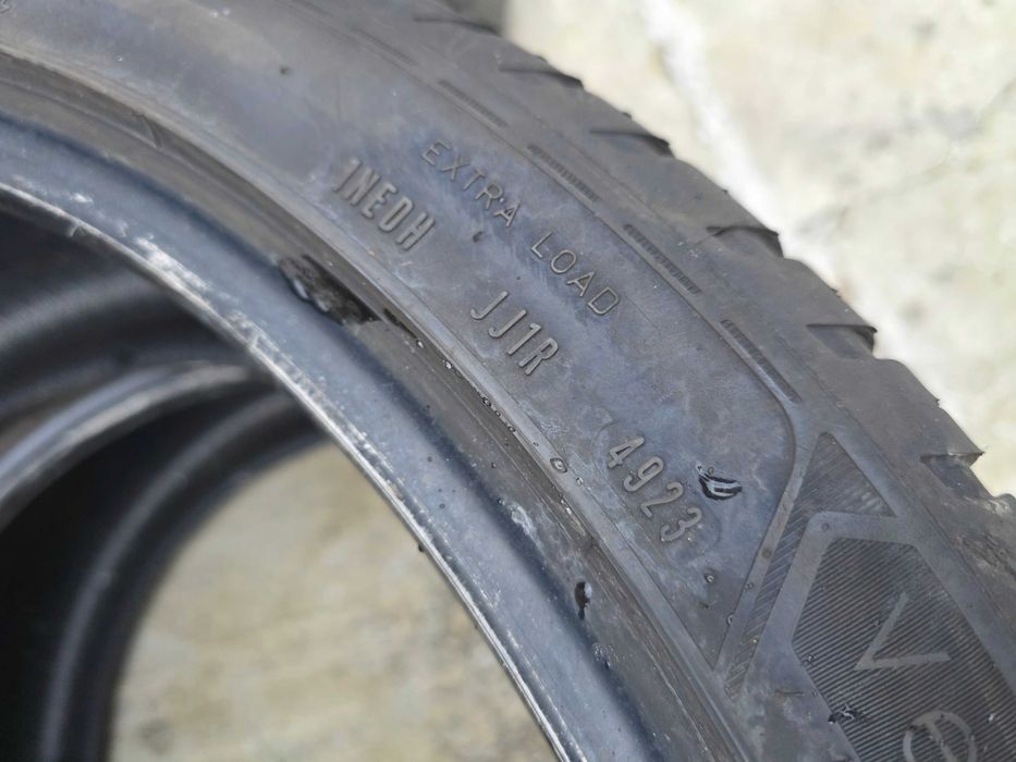2бр Всесезонни гуми 255 40 21 - Goodyear - DOT 2023