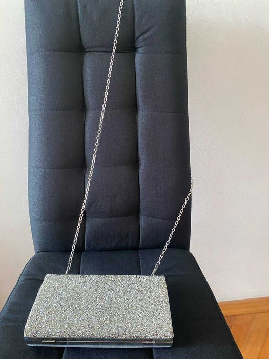 Абитуриентска чанта