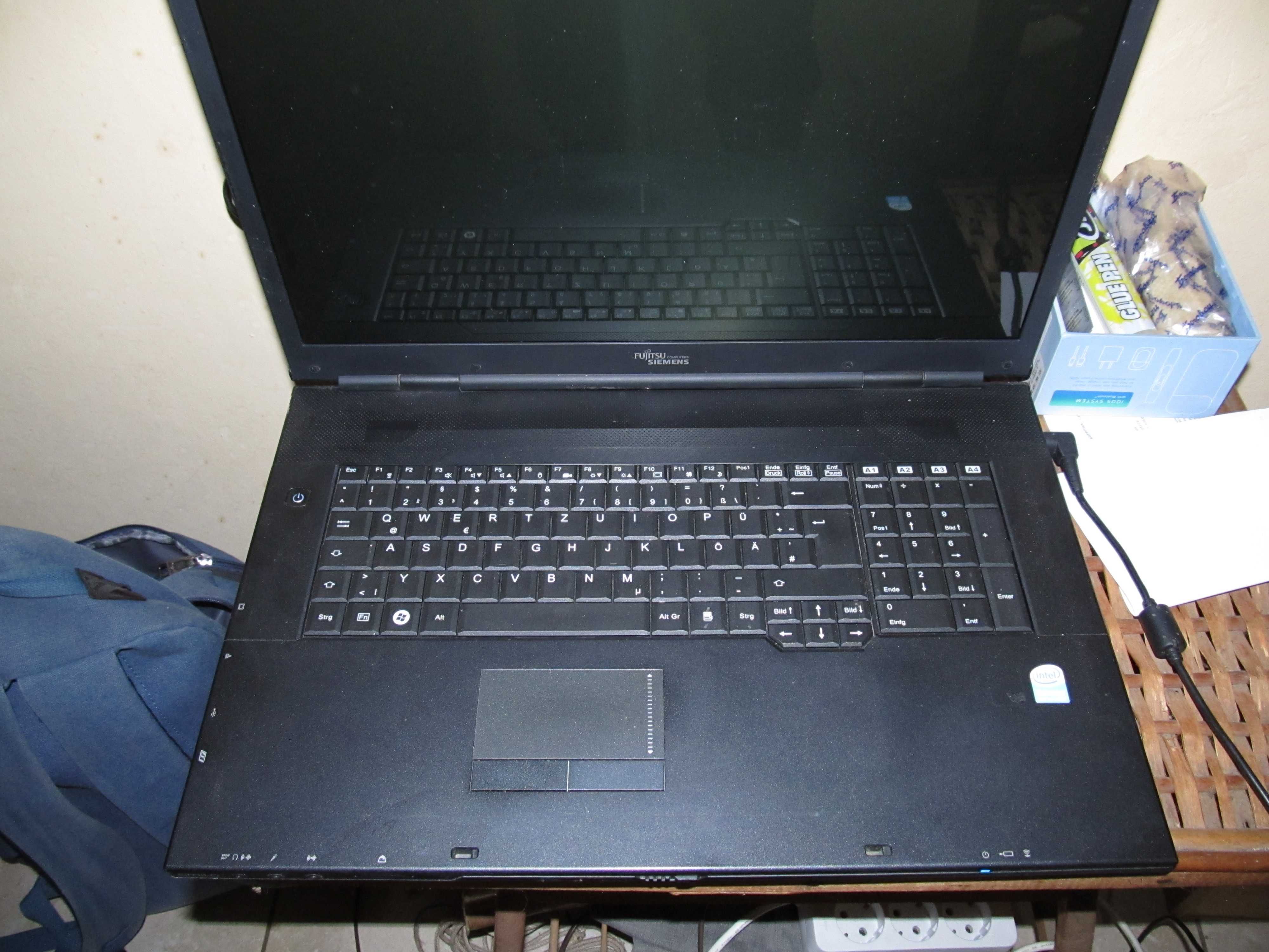 лаптоп fujitsu siemens 17 инча