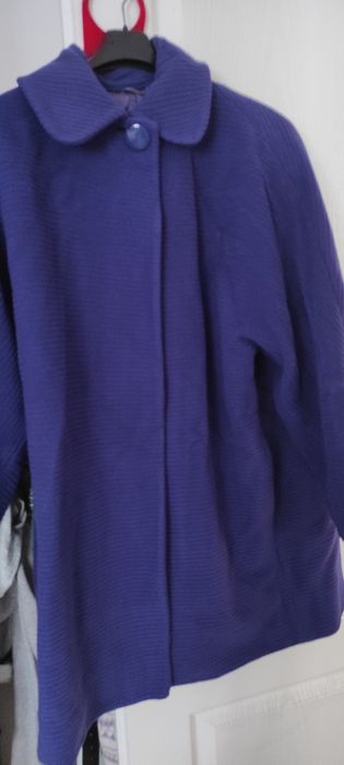 Pardesiu stofă model mânecă tip raglan