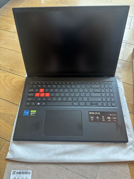 Laptop Gaming Acer Nitro Lite 16 NL16-71G-57M9 Нов - Гаранция!