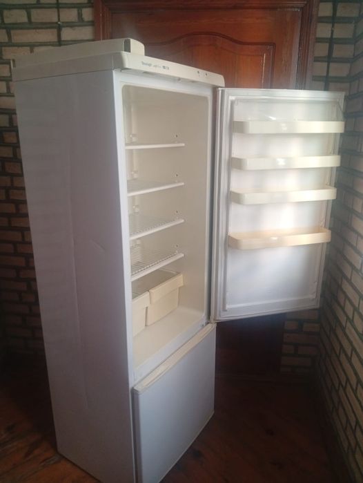 Холодильник срочно продается