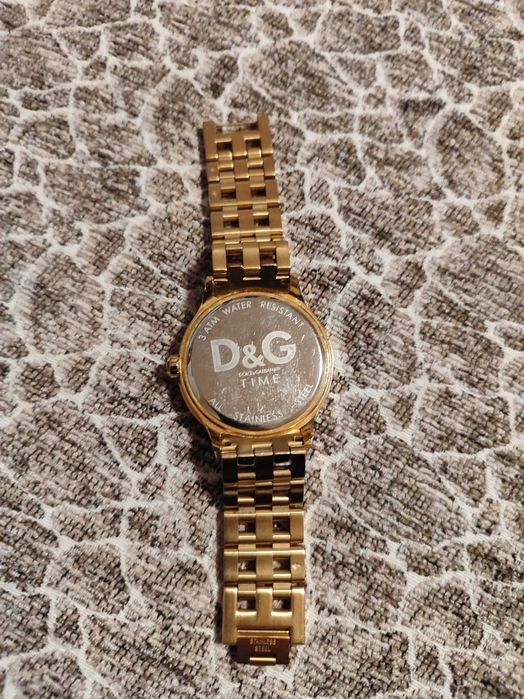 Ceas dolce cabana de damă din aur, în stare excelentă.