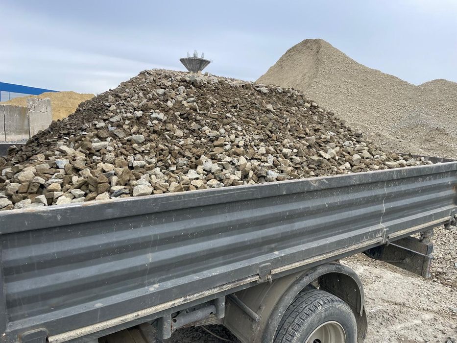 PIATRĂ Sort Nisip Balast Pământ Concasata Transport basculabil 3,5/6t