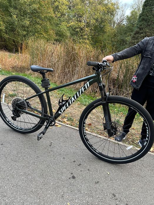 Продавам нов велосипед Specialized, град София. Градско/планински