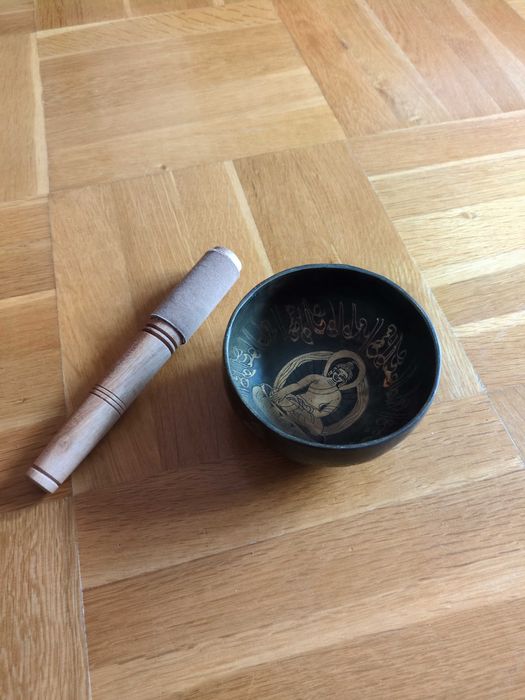 пееща купа с красив звук