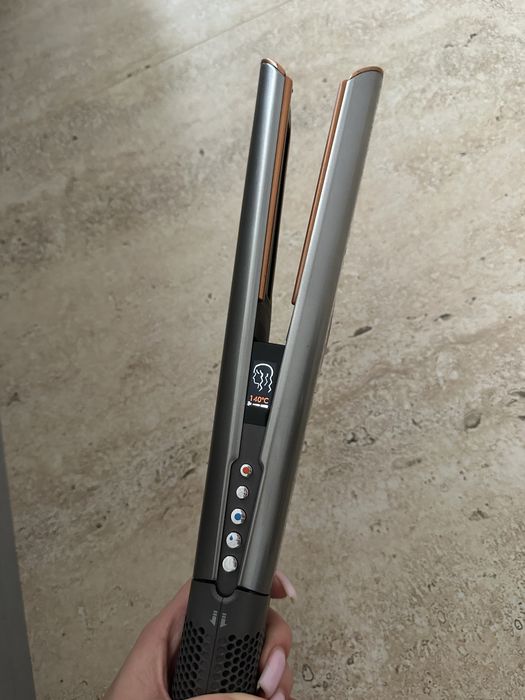 Dyson airstrait преса