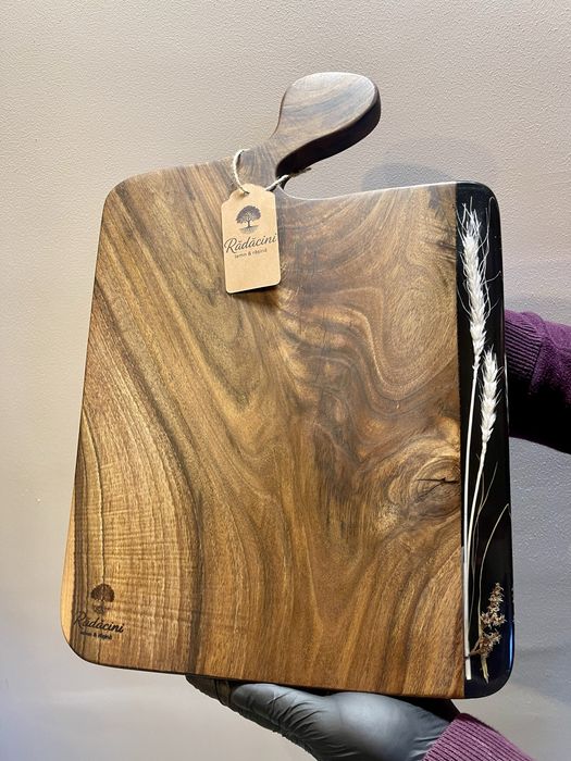 Realizez platouri din lemn masiv+rășină