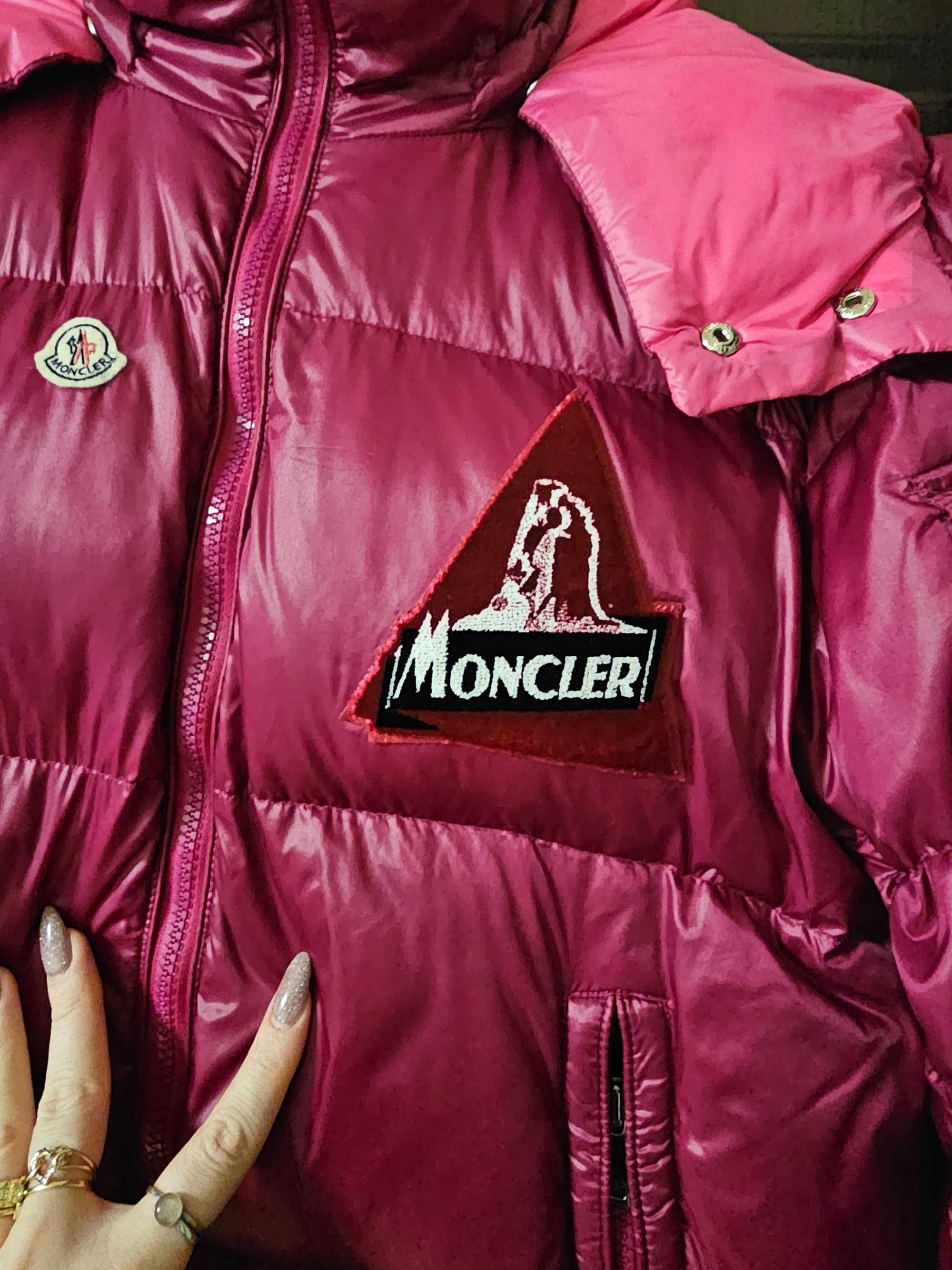 Geaca Moncler fuxia