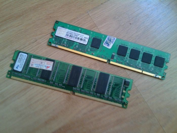 Оперативная память. DDR2 128 MB, 1GB.