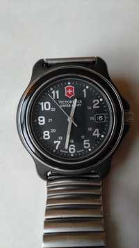 Часовник Victorinox Swiss Army