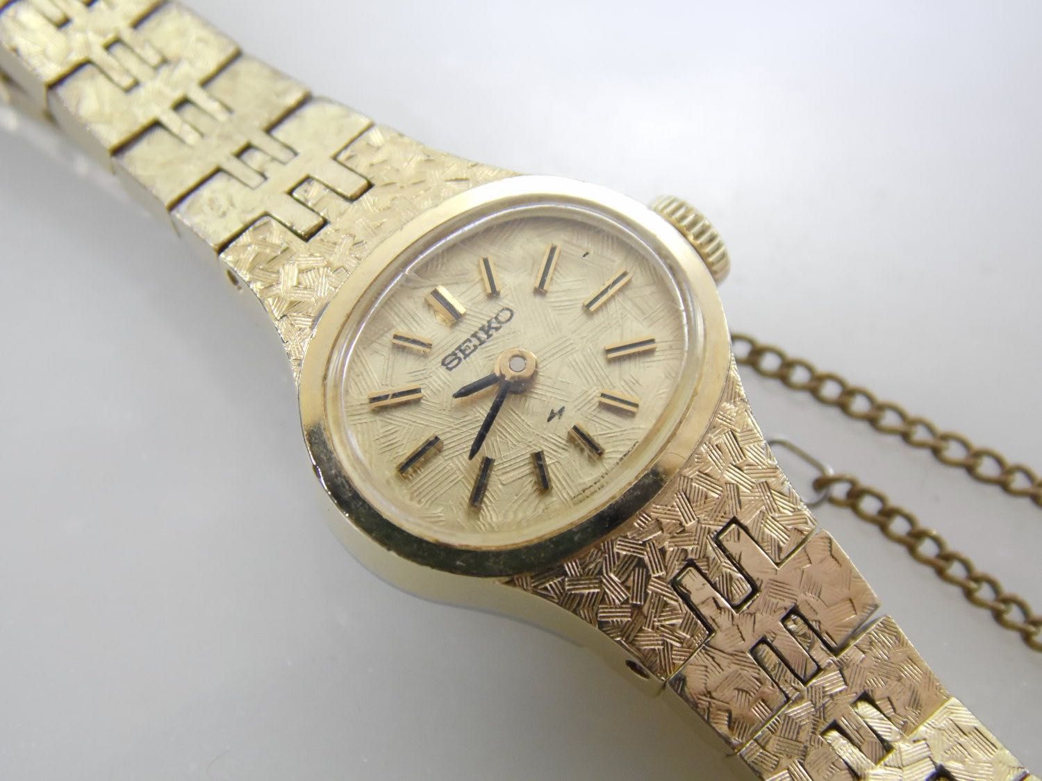 VINTAGE 1970'S SEIKO Ceas Mecanic 17 JEWELS WINDUP Dama Placat Aur