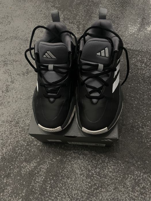 Обувки Adidas
