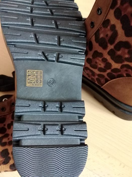 Дамски кубинки с леопардов принт от плат тип изкуствен велур.