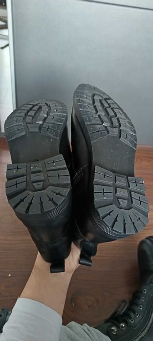 Естествена кожа мъжки ботуши размер 46 черен цвят в отлично състояние