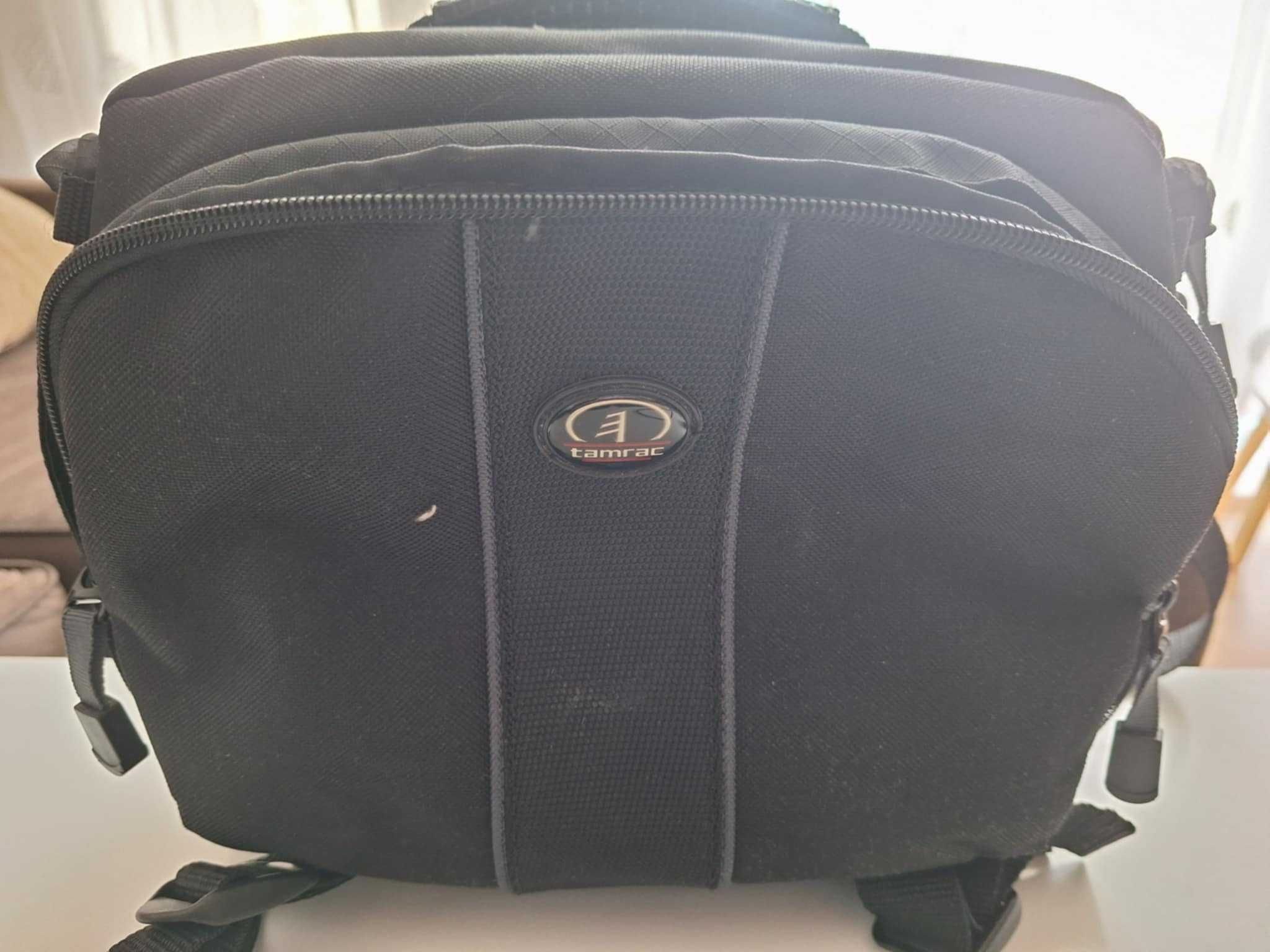 Sony a58 (с ТРИ обектива, чанта и SD карта 32гб SanDisk)