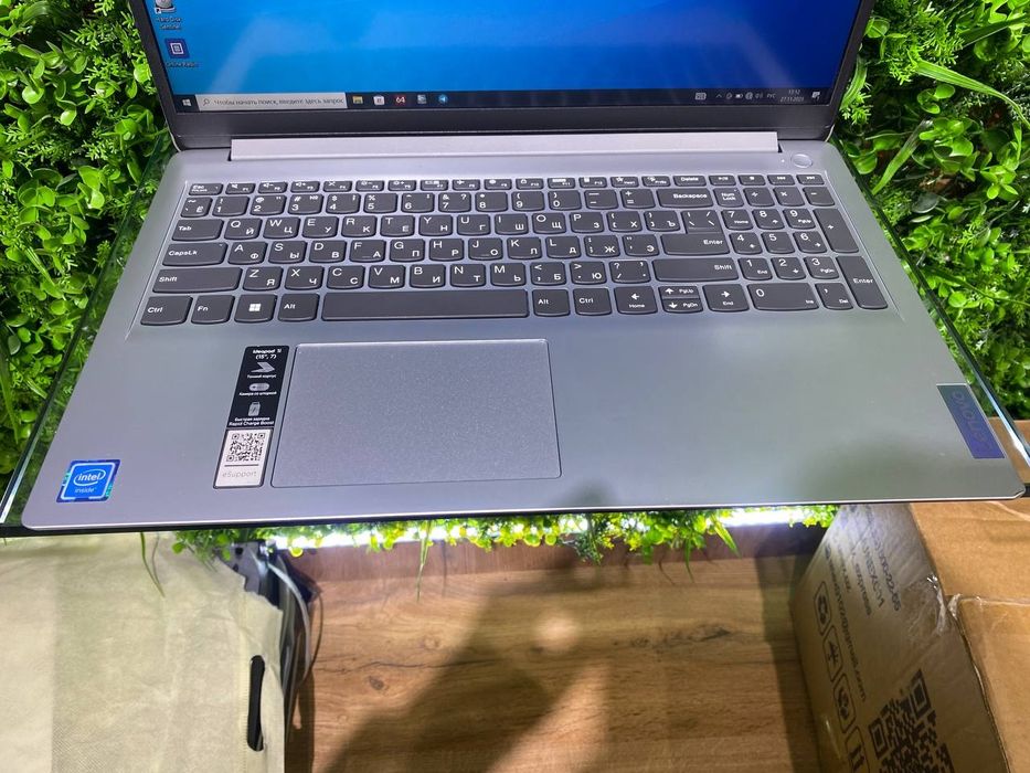 Lenovo office noutbuk holati ideal ddr4 4/128 SSD nvme