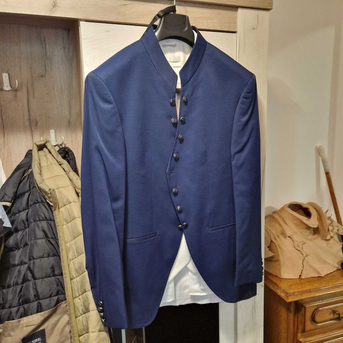 Costum cu guler rusesc, pentru ceremonii, super elegant si pantofi