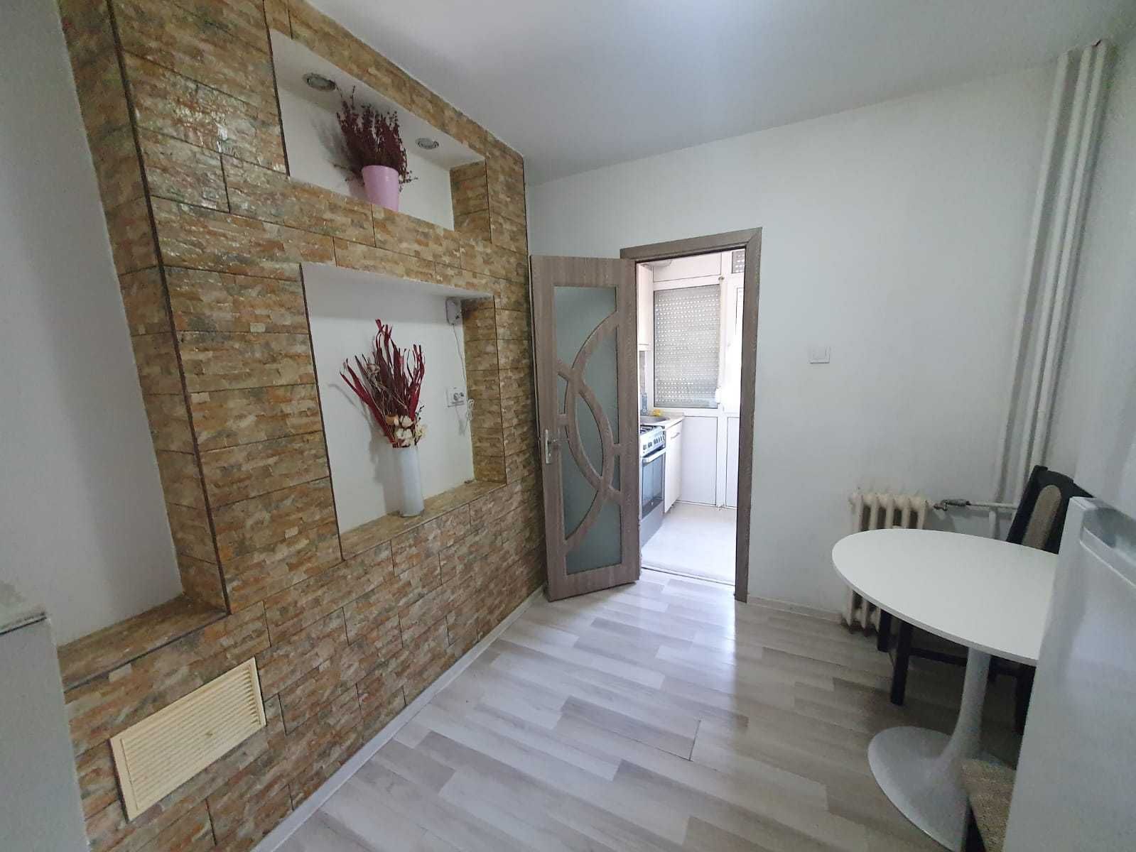 Apartament 2 camere decomandat Lapus