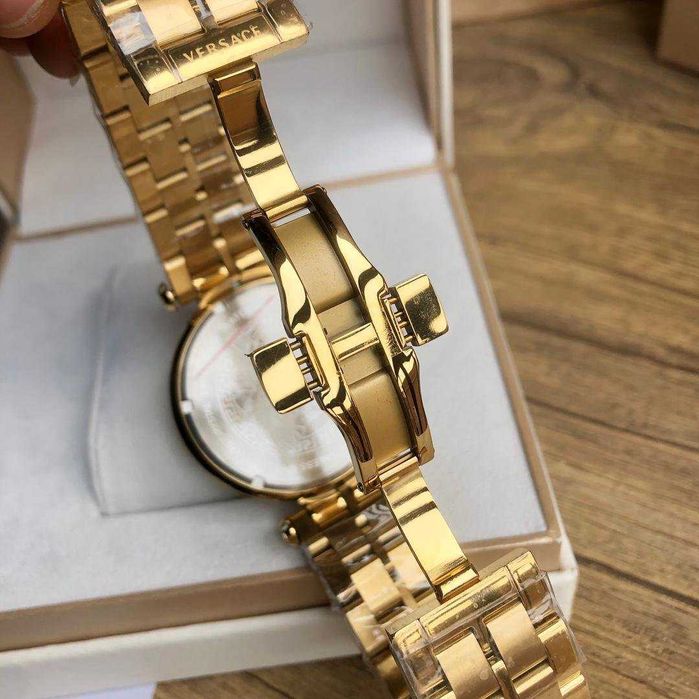 Breitling Colt Chronograph 
и Versace Aion 
A53035