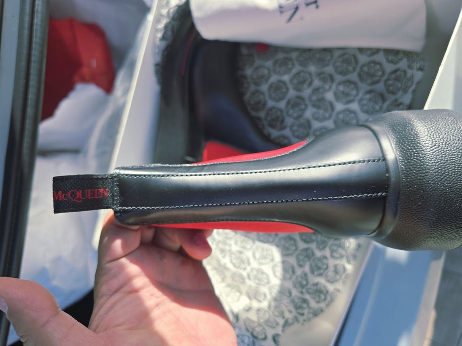 Ghete din.piele Alexander mcqueen