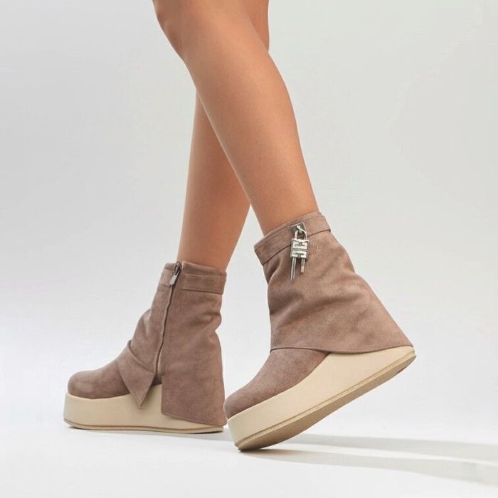 Боти на платформа - кафяв велур (36-40)