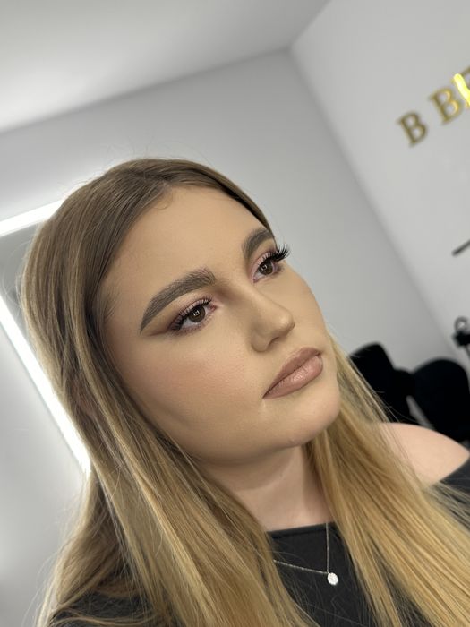 Machiaj profesional 150 lei